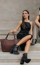 Load image into Gallery viewer, Michelle Large Vegan Tote by Melie Bianco