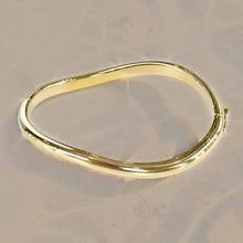 Load image into Gallery viewer, Wave Bangle in Gold