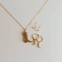 Load image into Gallery viewer, Dolly Boot Hoops
