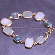 Load image into Gallery viewer, Como Bezel Adjustable Bracelet
