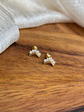 Load image into Gallery viewer, Vivi Studs
